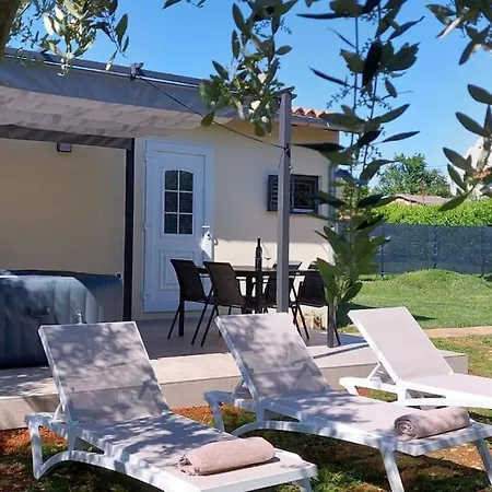 Holiday home Studio House Lelo